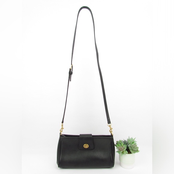 Vintage Coach Leather Crossbody Bag 9154 - Picture 2 of 10